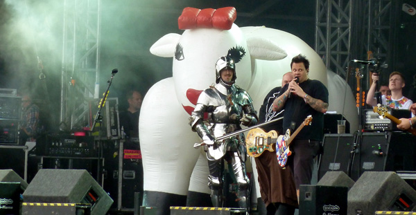Bowling For Soup with a Knight on stage at Download Festival 2014