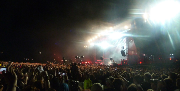 Metallica Beach Balls during Seek and Destroy at Sonisphere Knebworth 2014