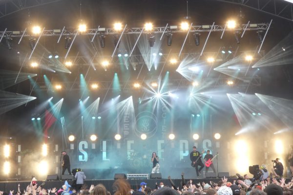 While She Sleeps, Download Pilot 2021, Jamie Giberti